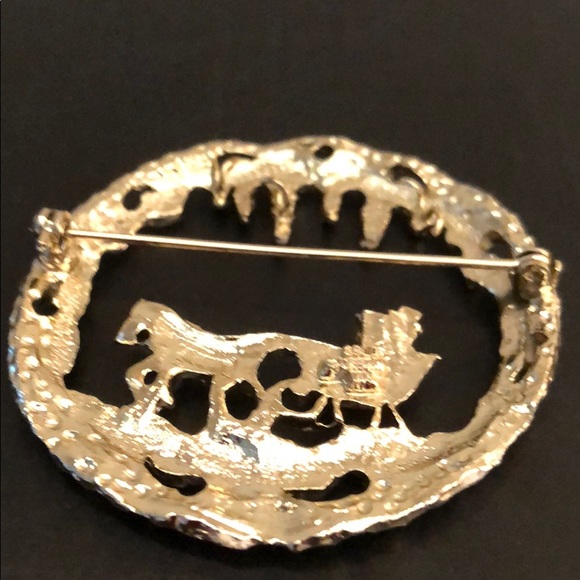 SLEIGH BROACH CIRCLE WITH SLEIGH - Picture 3 of 10